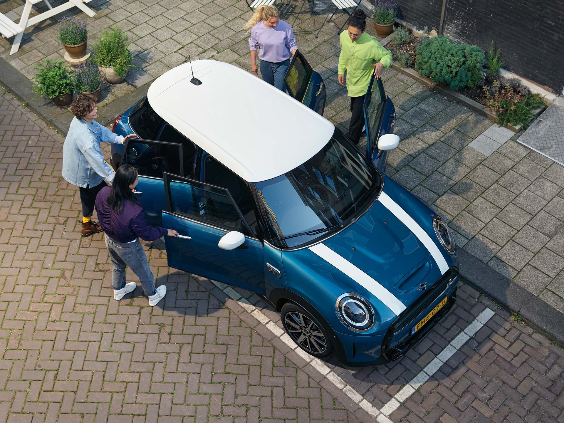 MINI 5 puertas Hatch – azul y blanco – colores